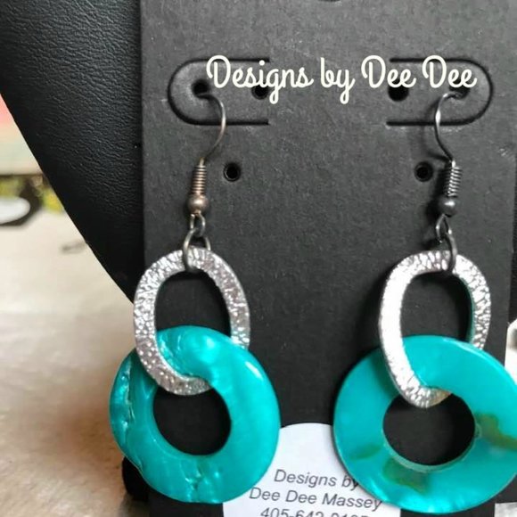 Designs by Dee Dee Jewelry - 5/$20🔥Turquoise Tone Shell Drop Earrings🔥 bundle special price